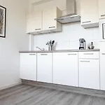 Boardinghouse Living28 아파트호텔 카르스트